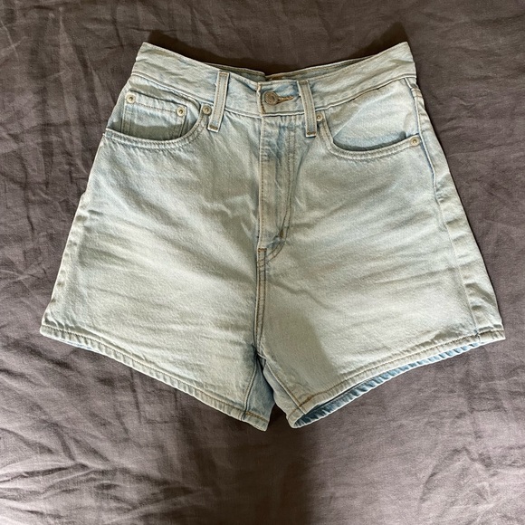 Levi’s High Loose Jean Shorts - Picture 3 of 4